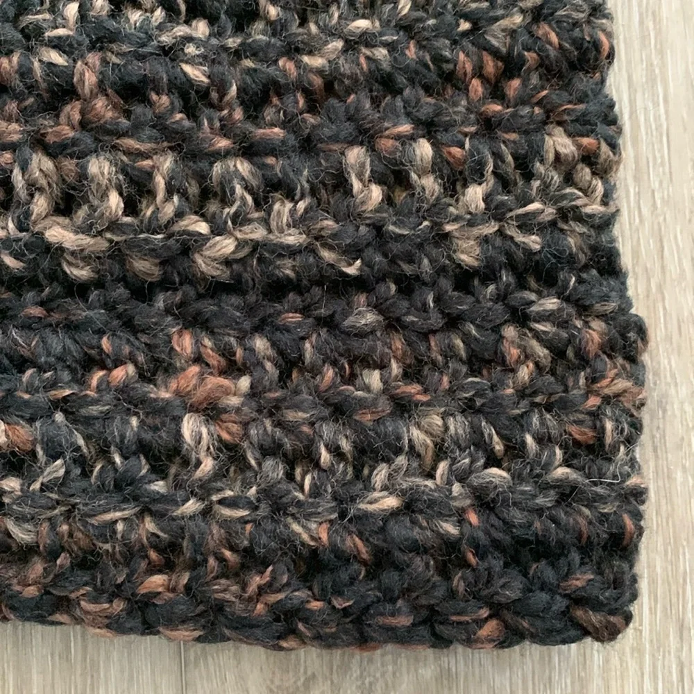 New Chunky Wool Apres Crochet Beanie Black Brown